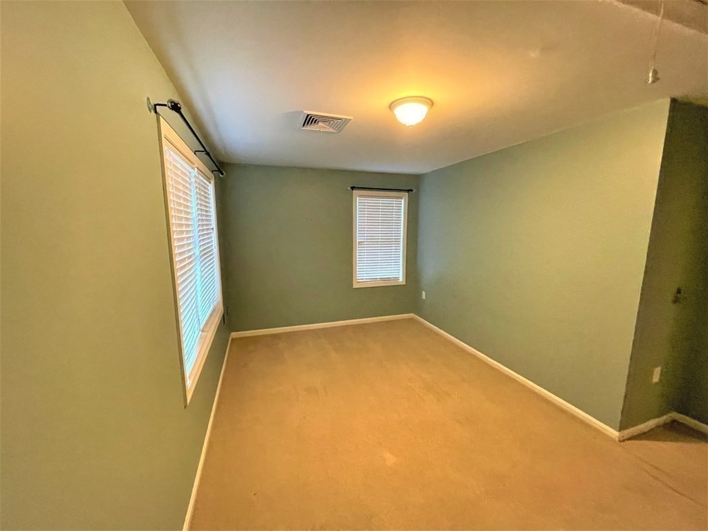 318 Crescent St # B Property Photo 8
