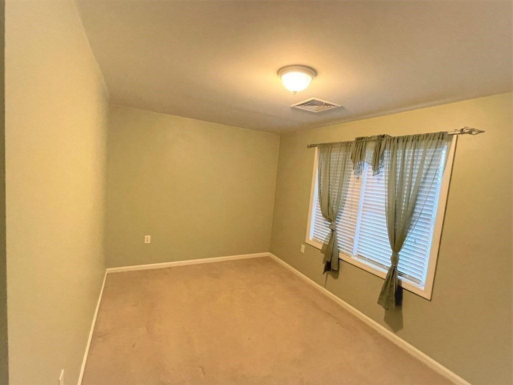318 Crescent St # B Property Photo 10