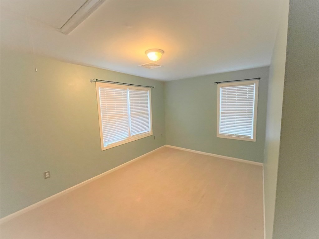 318 Crescent St # B Property Photo 11