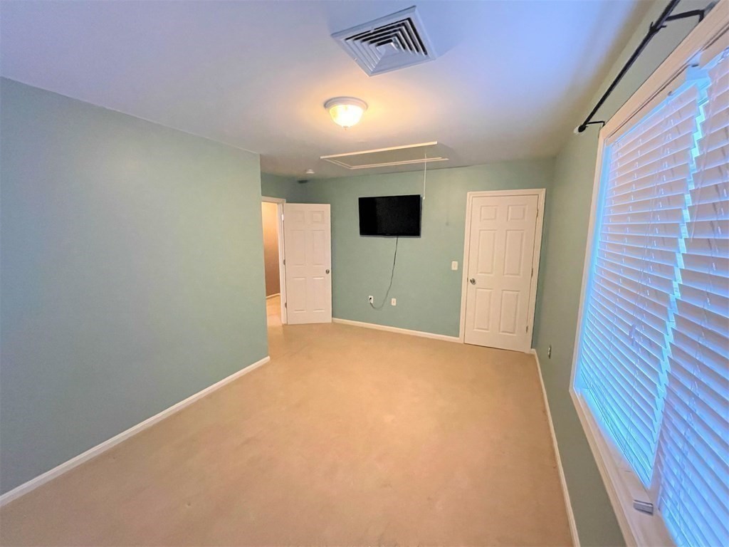 318 Crescent St # B Property Photo 12