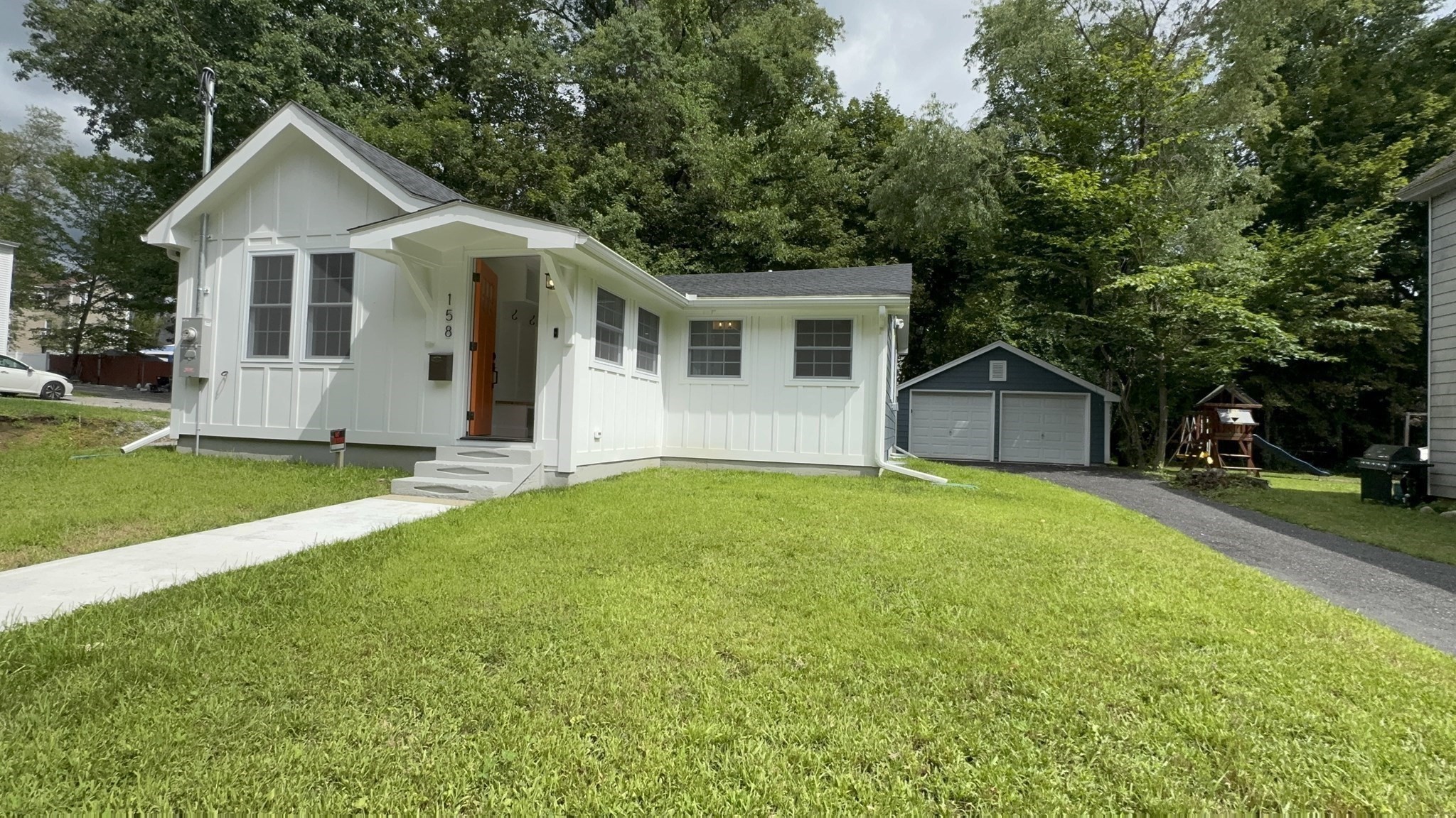 158 Fairview Ave Property Photo 3