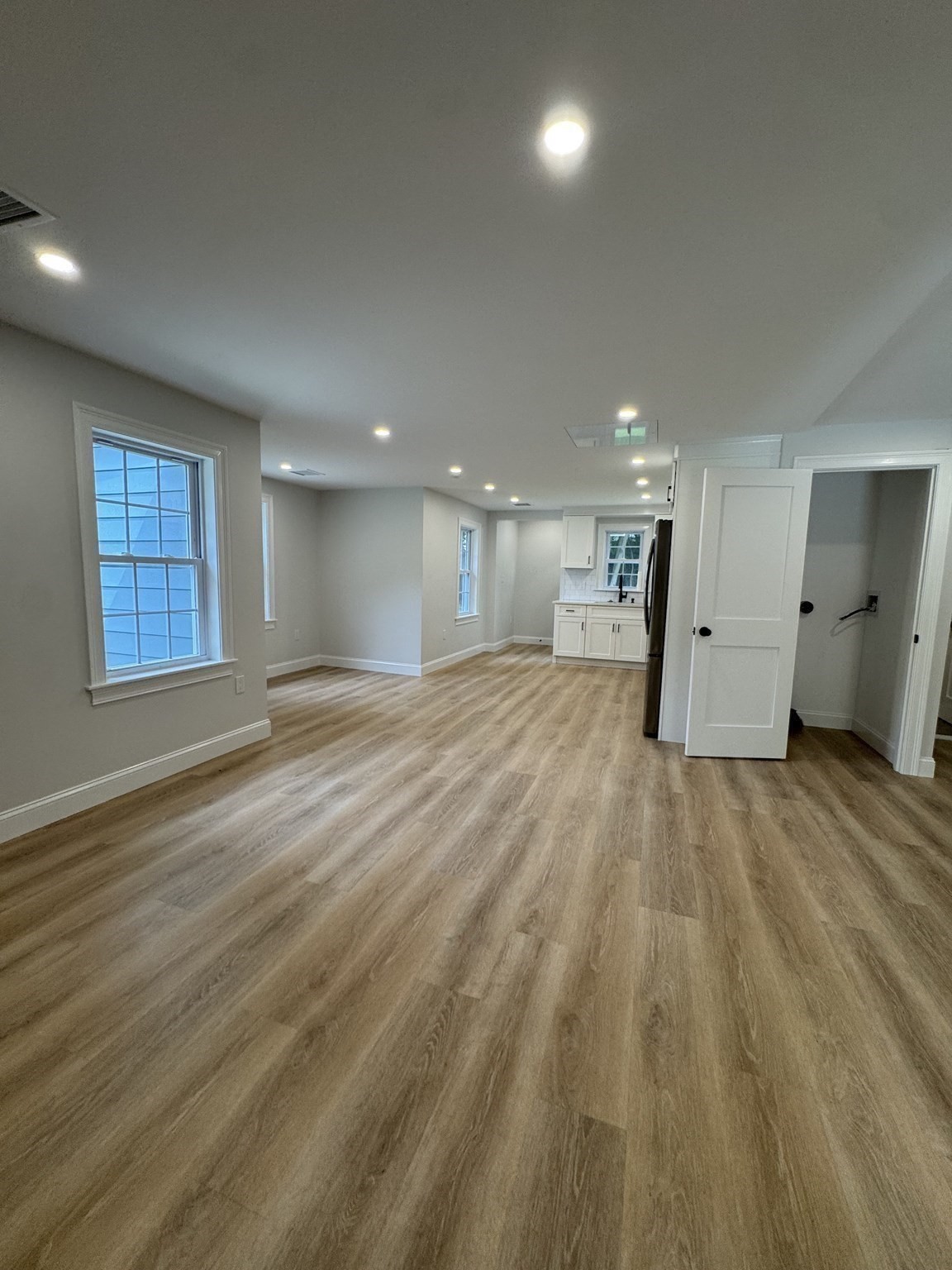 158 Fairview Ave Property Photo 10