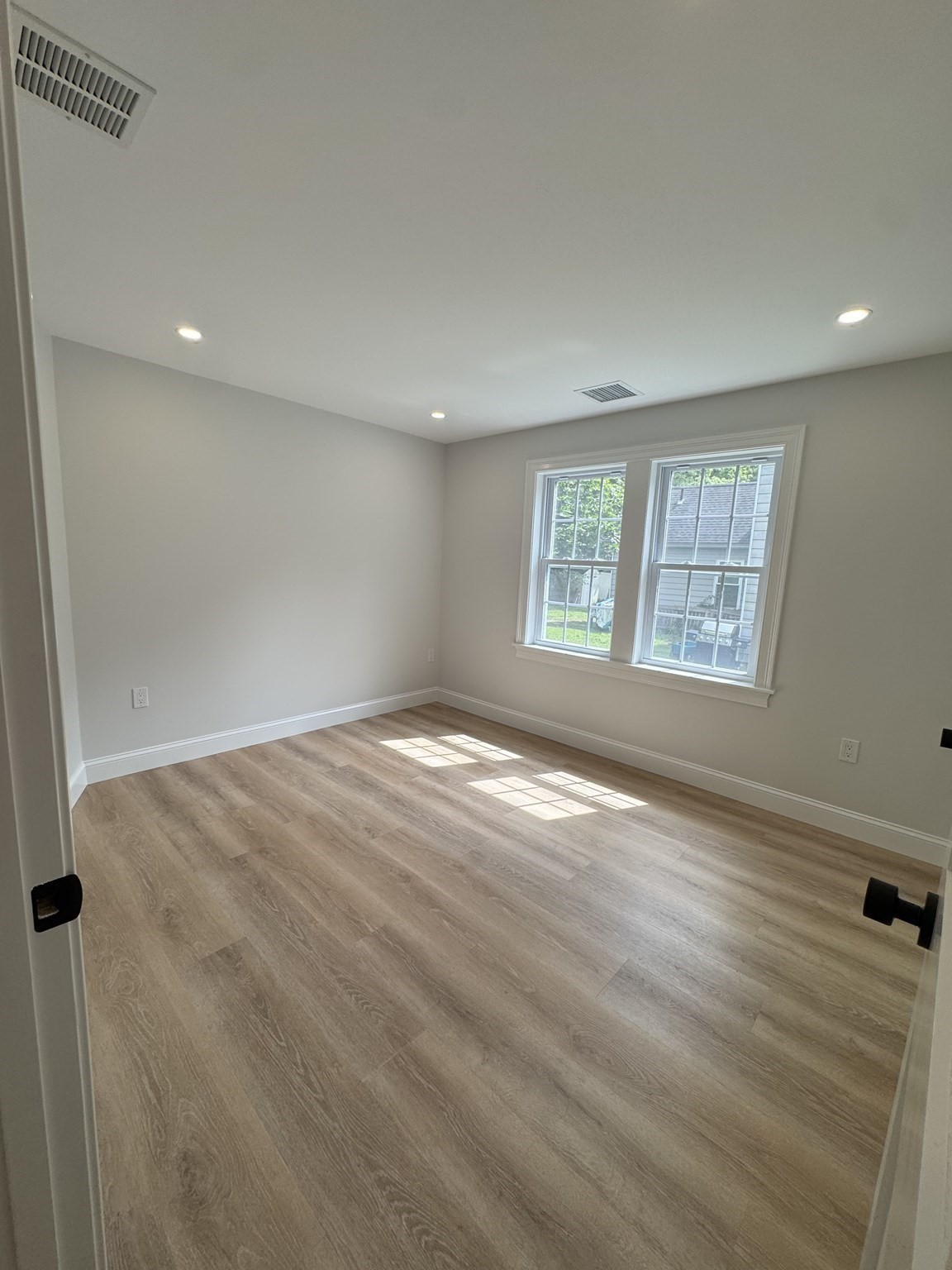 158 Fairview Ave Property Photo 16