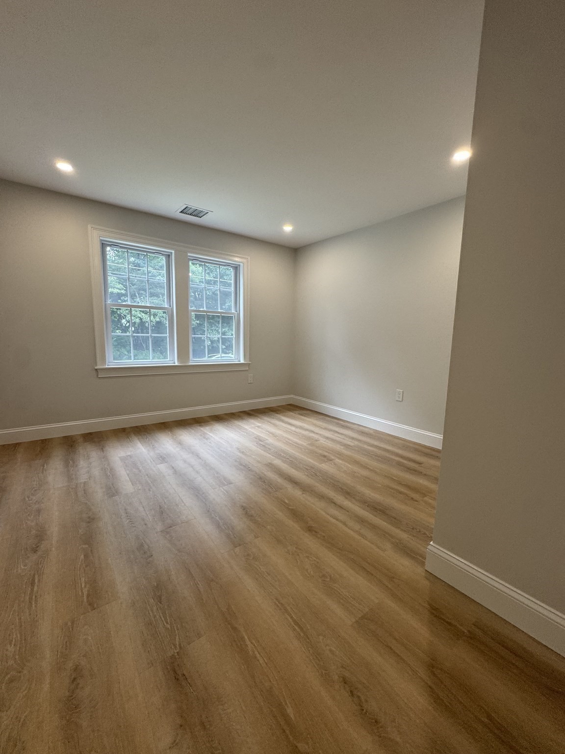 158 Fairview Ave Property Photo 28