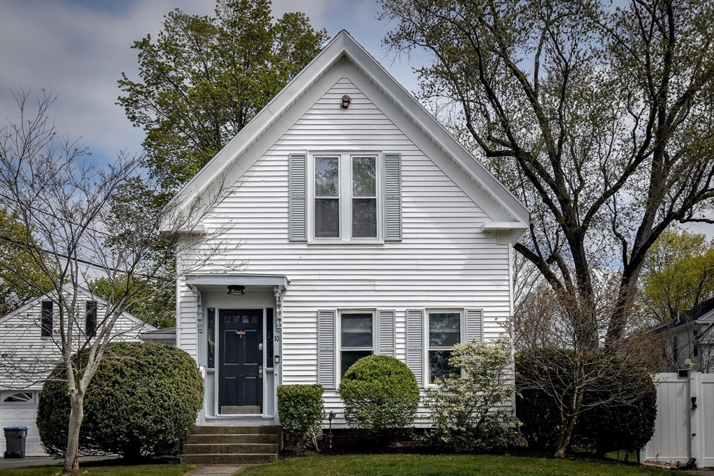10 Forest Ave Property Photo 1