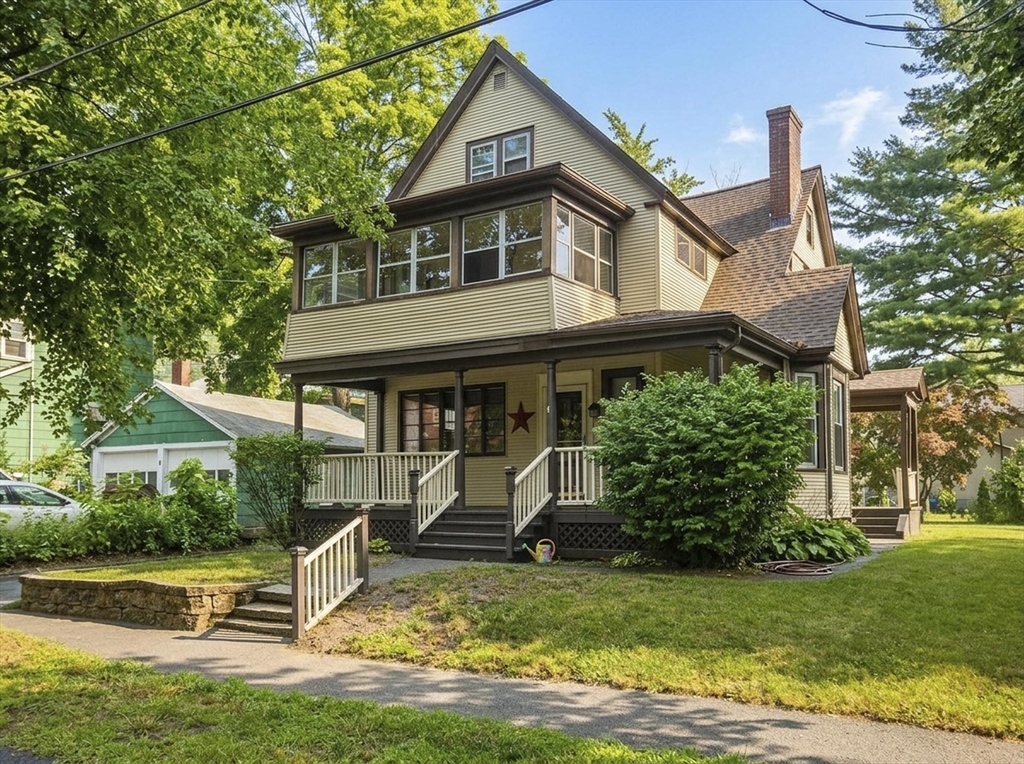 4 Elm St Property Photo 1