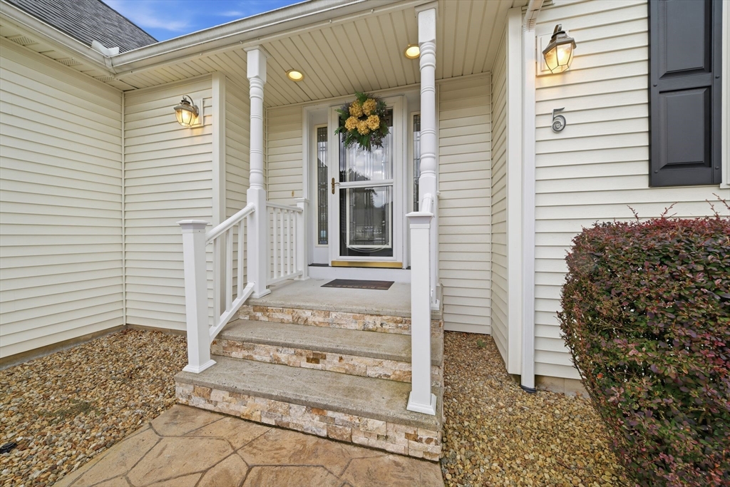 5 Patriot Way Property Photo 8