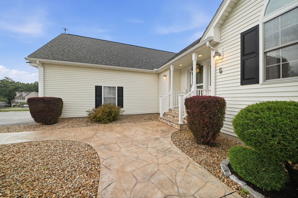 5 Patriot Way Property Photo 9