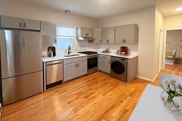 150 Brown St # 2r Property Photo 2