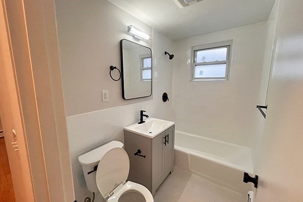 150 Brown St # 2r Property Photo 6