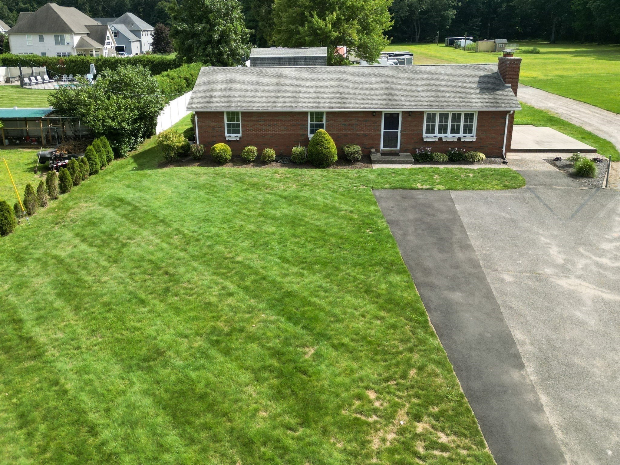 571 Mill St Property Photo 3