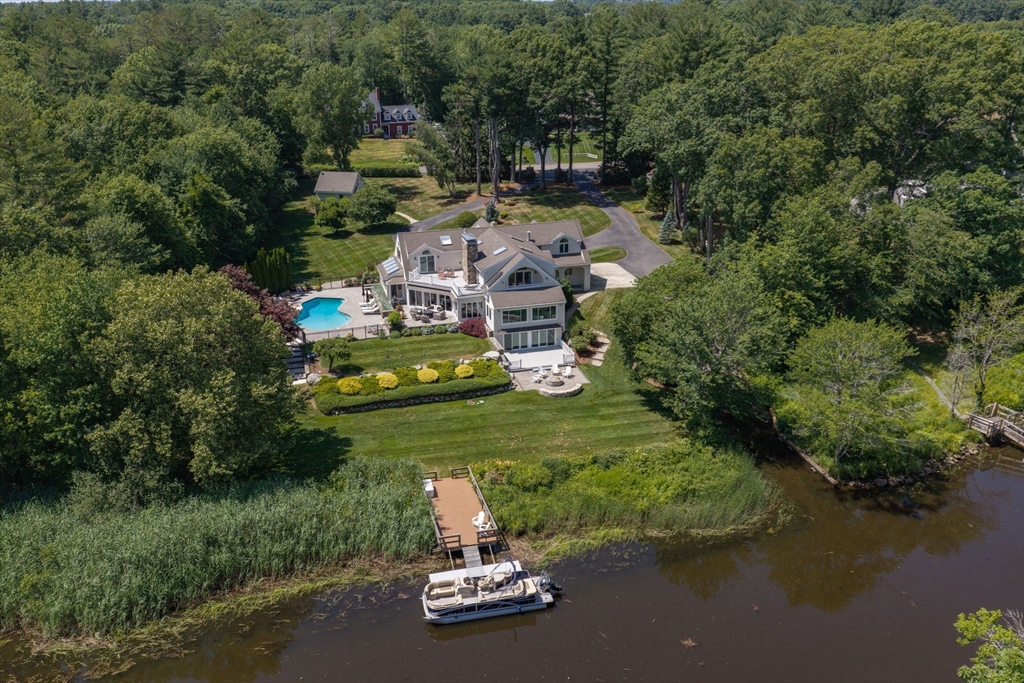 112 River Rd Property Photo 1