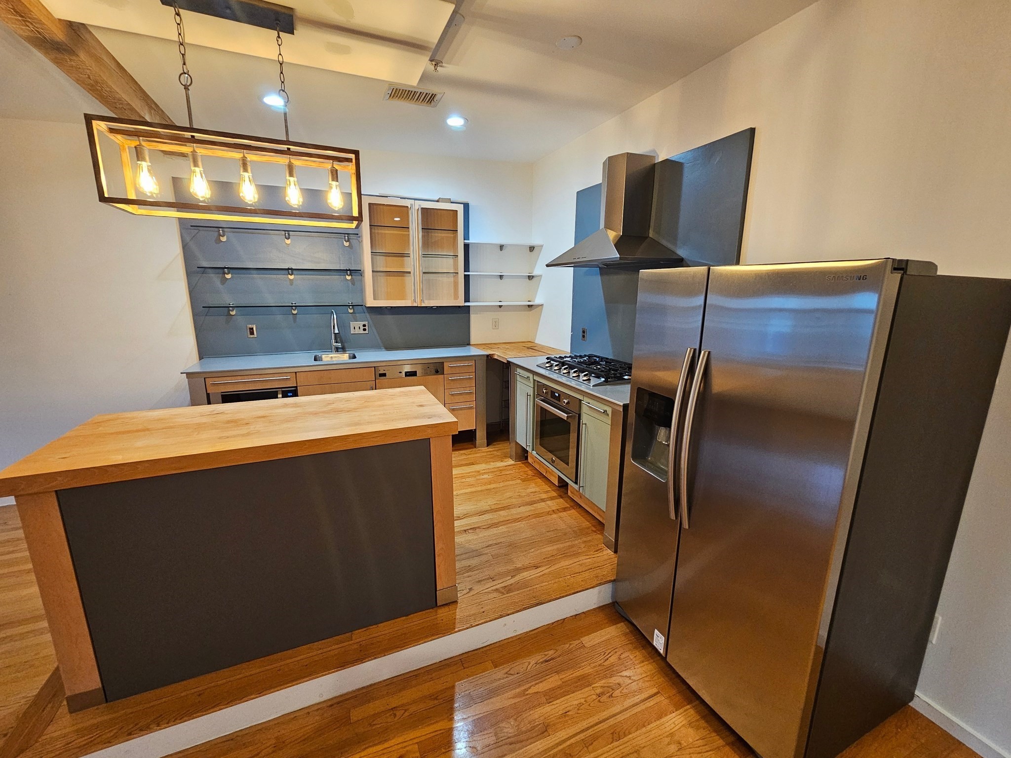 100 Pearl St # 18 Property Photo 6