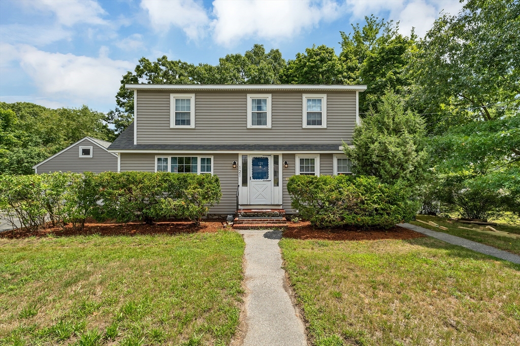 121 Elm St Property Photo 1