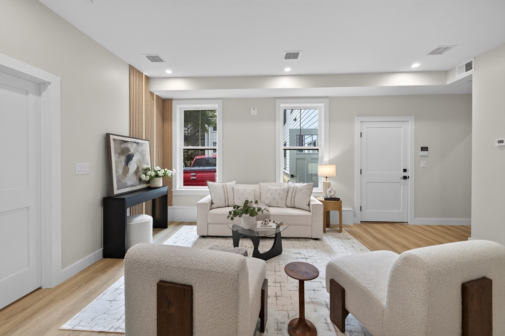 2 Readfield Place # 4 Property Photo 3