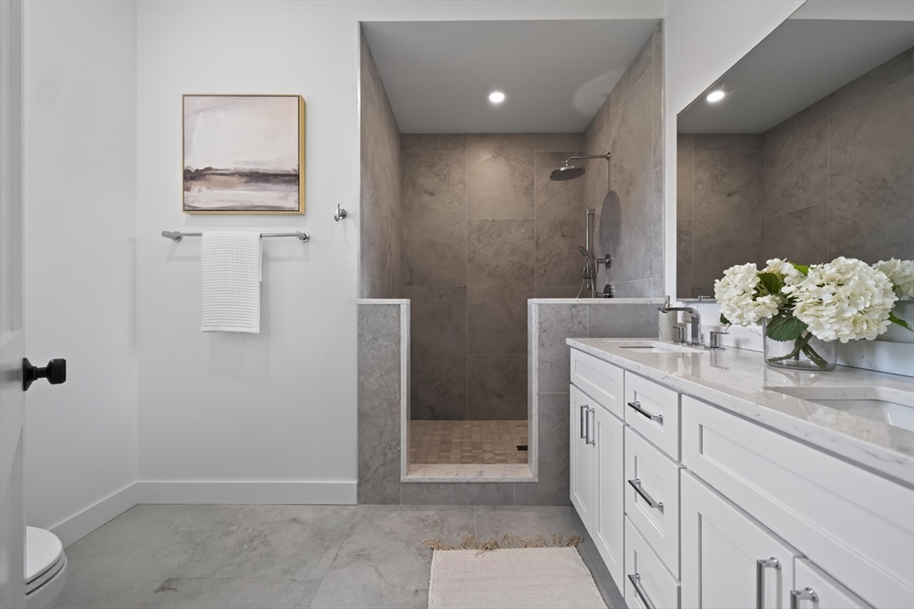 2 Readfield Place # 5 Property Photo 6
