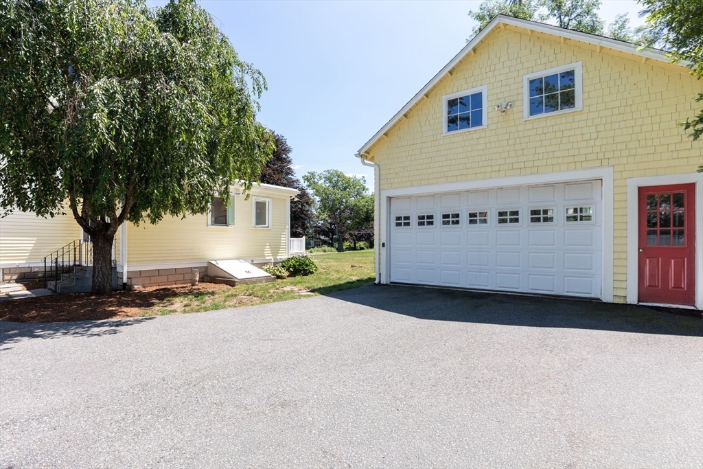 109 Locust Property Photo 33