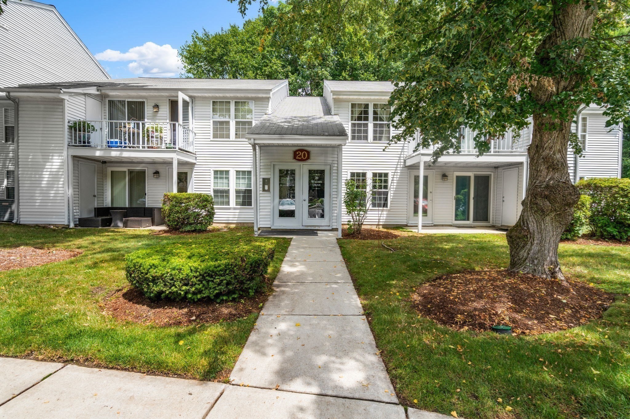 20 Walden Dr # 20 Property Photo 1