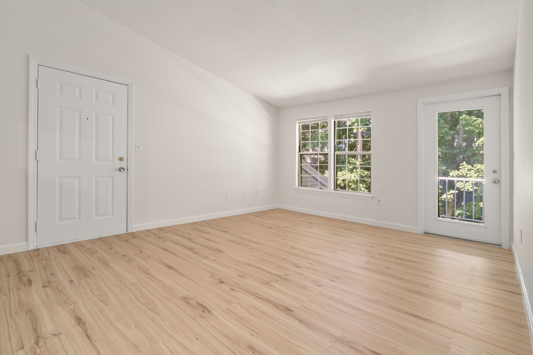 20 Walden Dr # 20 Property Photo 7
