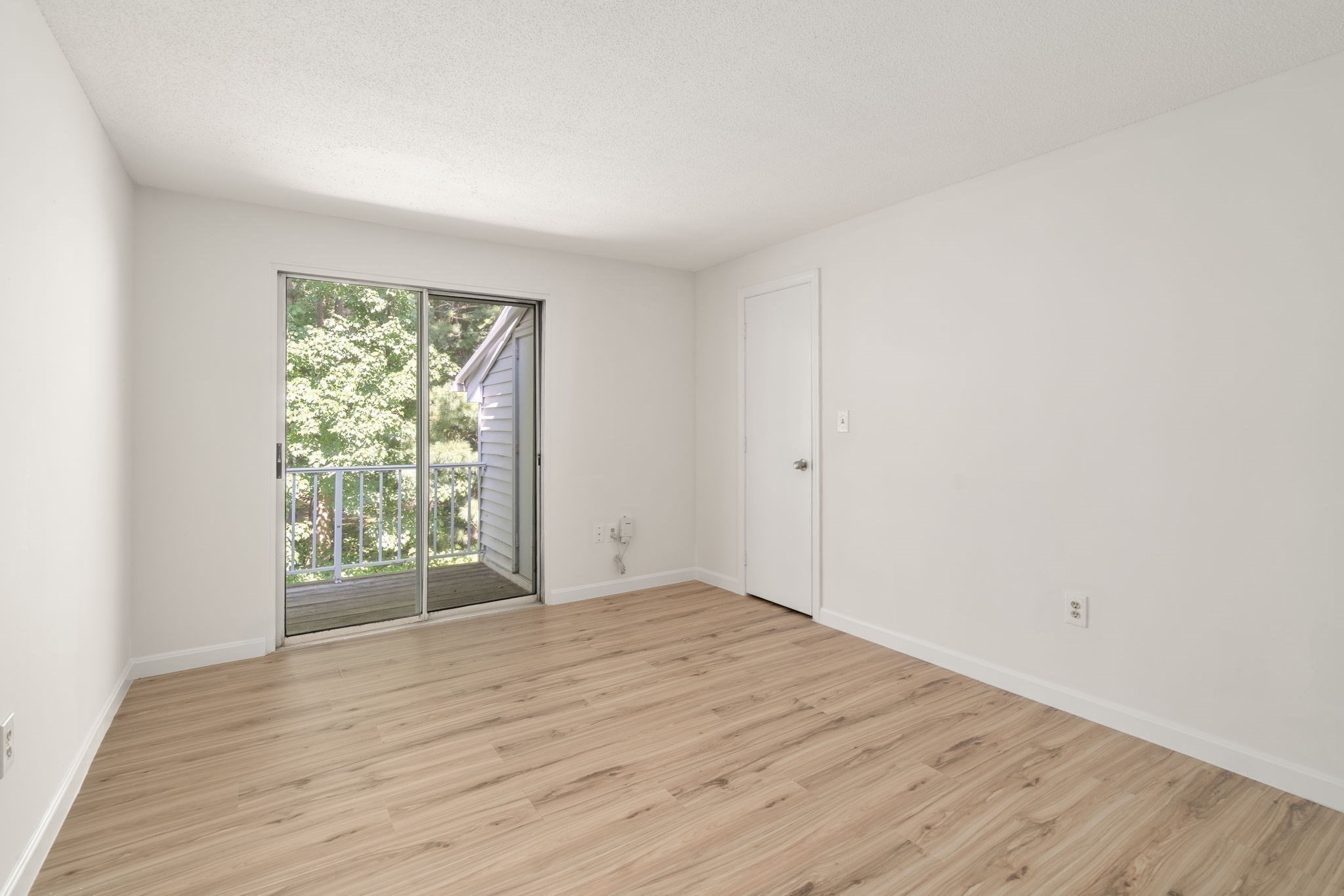 20 Walden Dr # 20 Property Photo 10