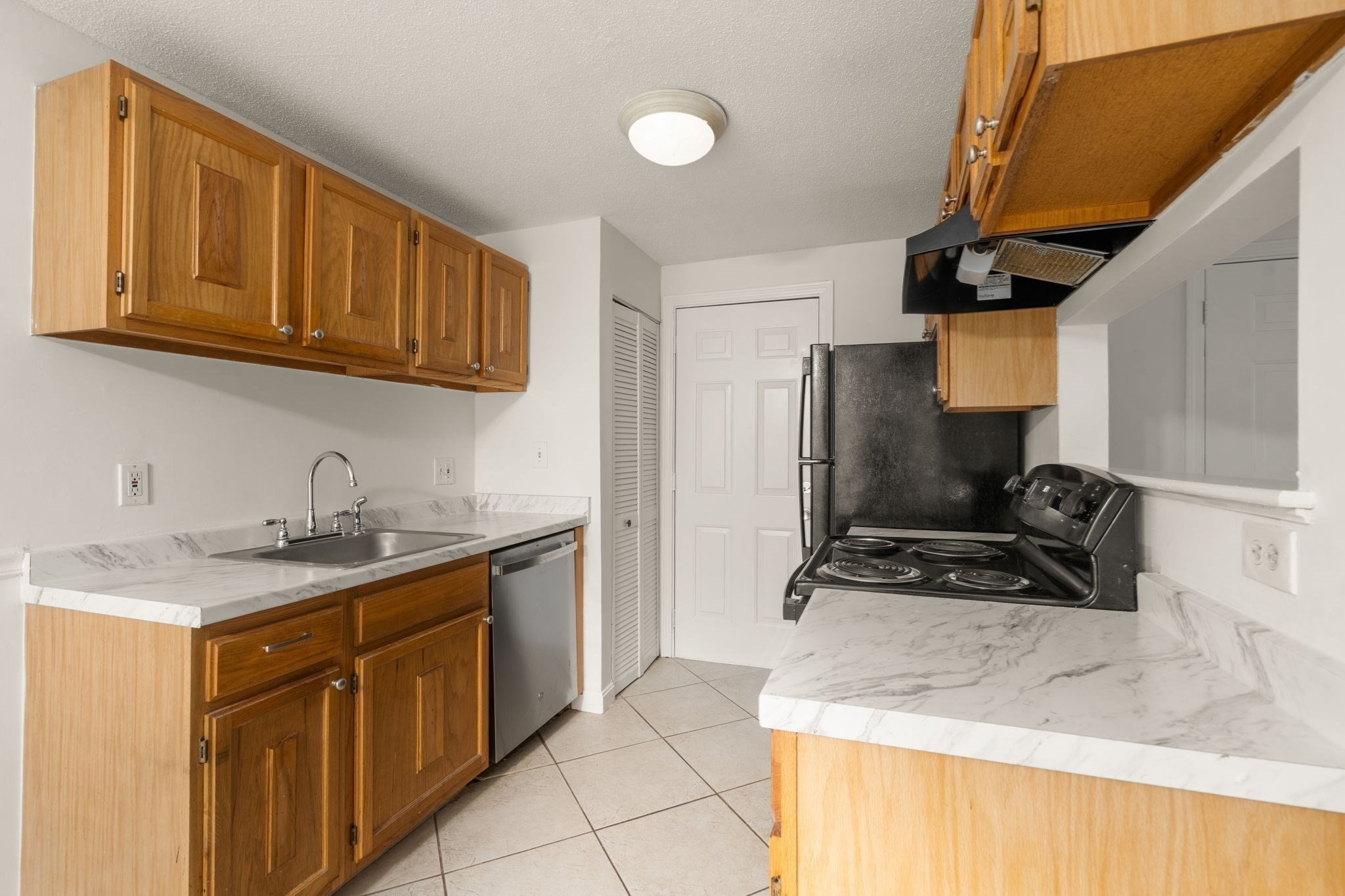 20 Walden Dr # 20 Property Photo 14