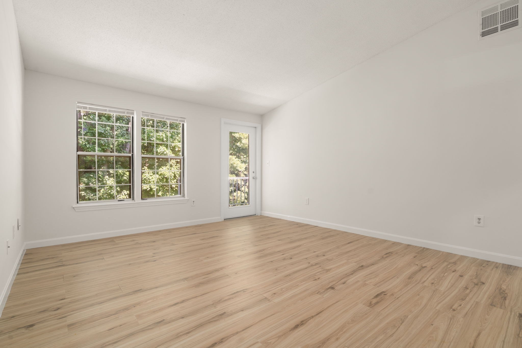 20 Walden Dr # 20 Property Photo 15