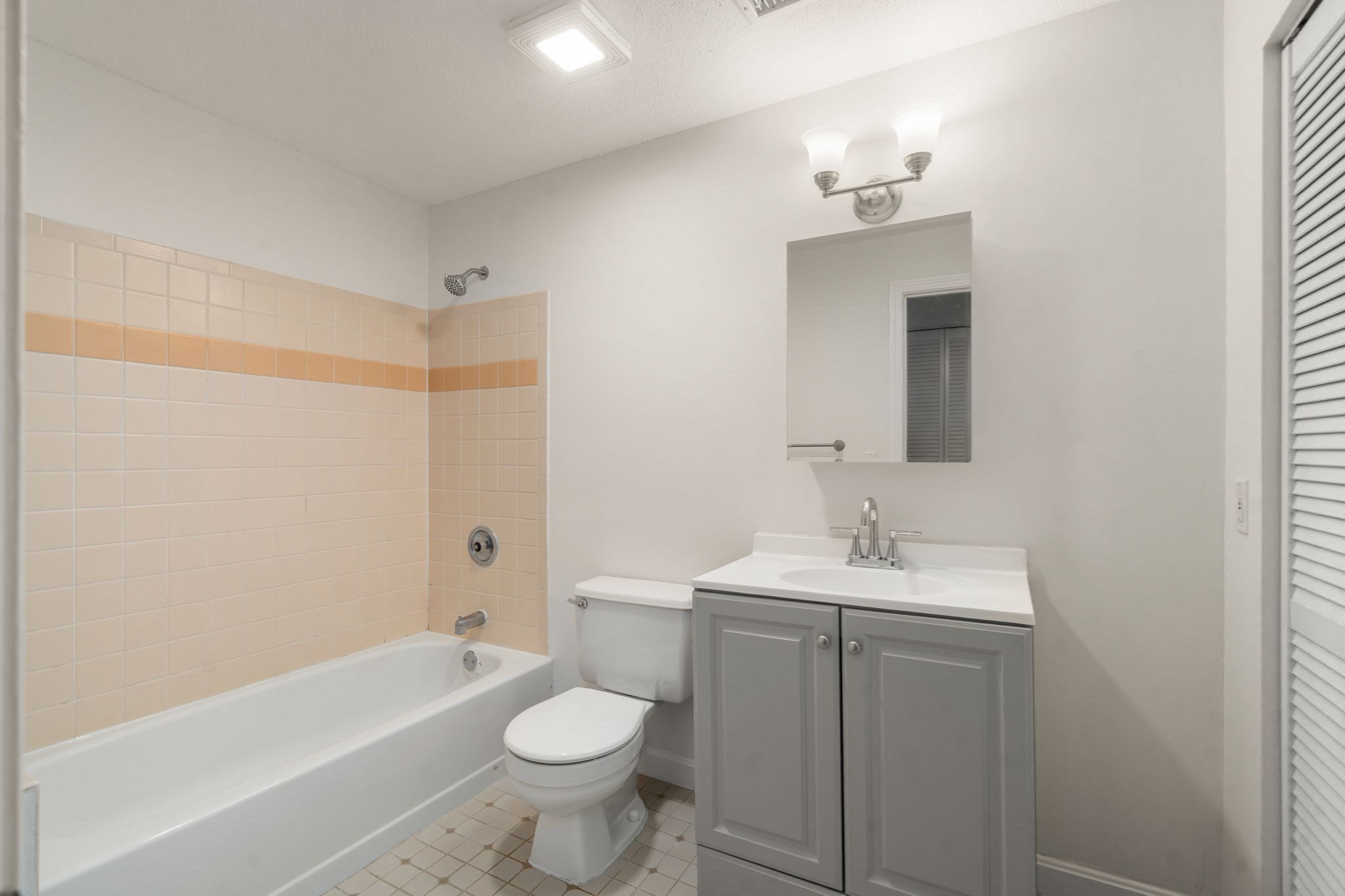 20 Walden Dr # 20 Property Photo 18