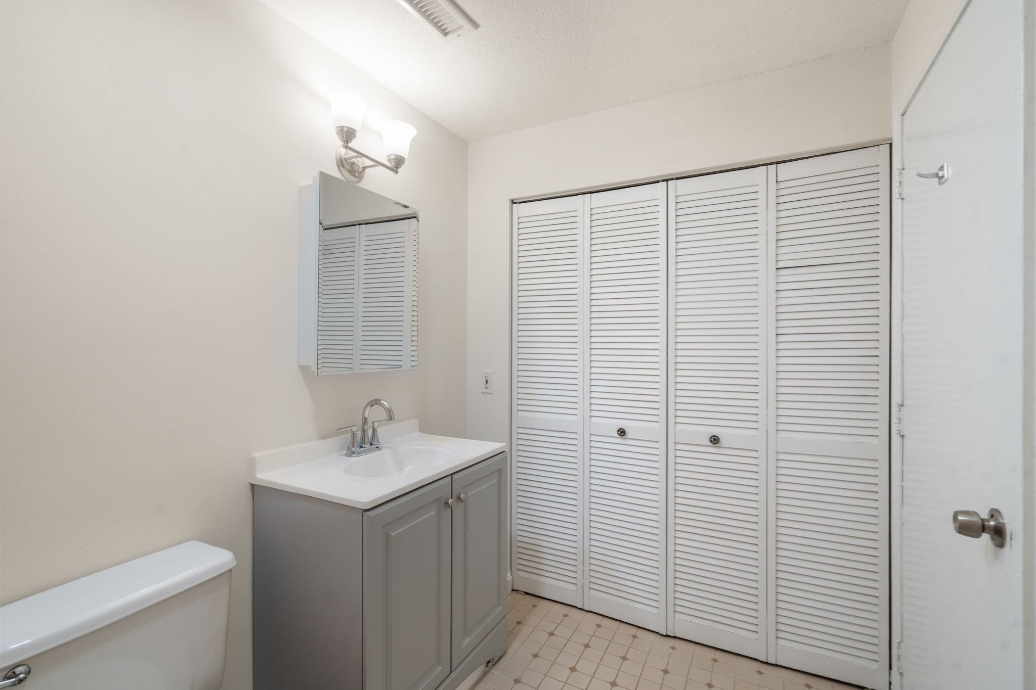20 Walden Dr # 20 Property Photo 19