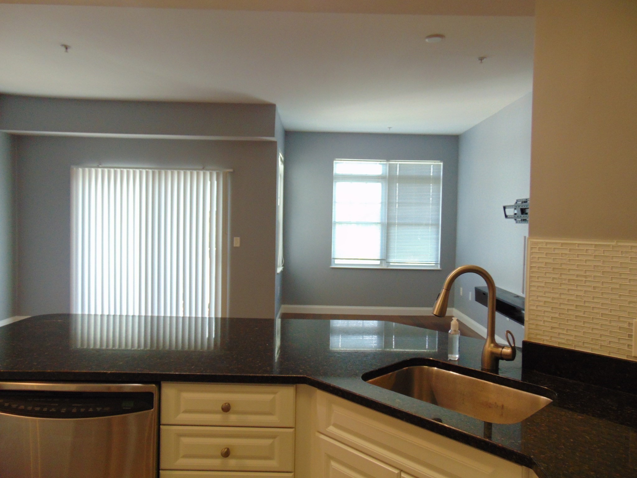 614 Pond St # 2406 Property Photo 4