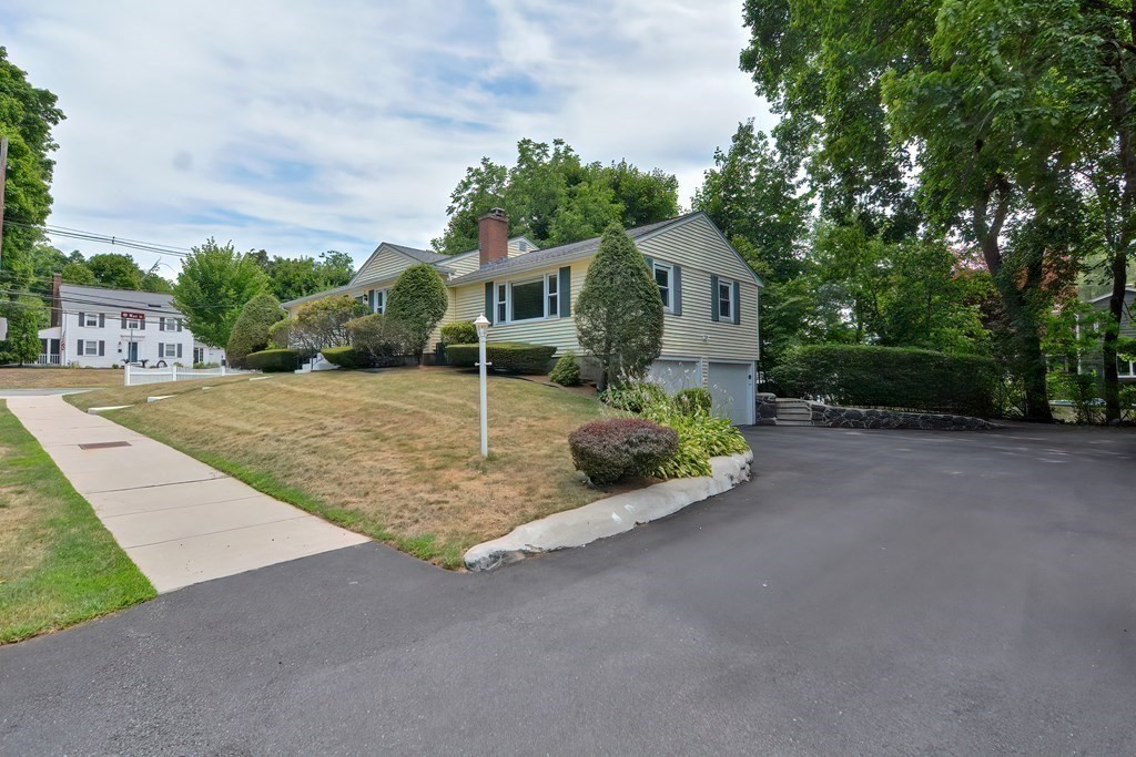4 Edgemont Ave Property Photo 1