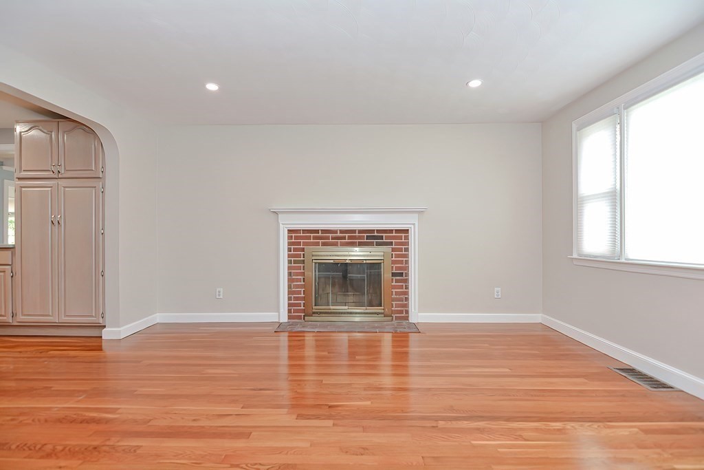 4 Edgemont Ave Property Photo 5