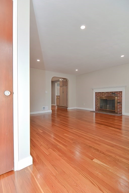 4 Edgemont Ave Property Photo 6
