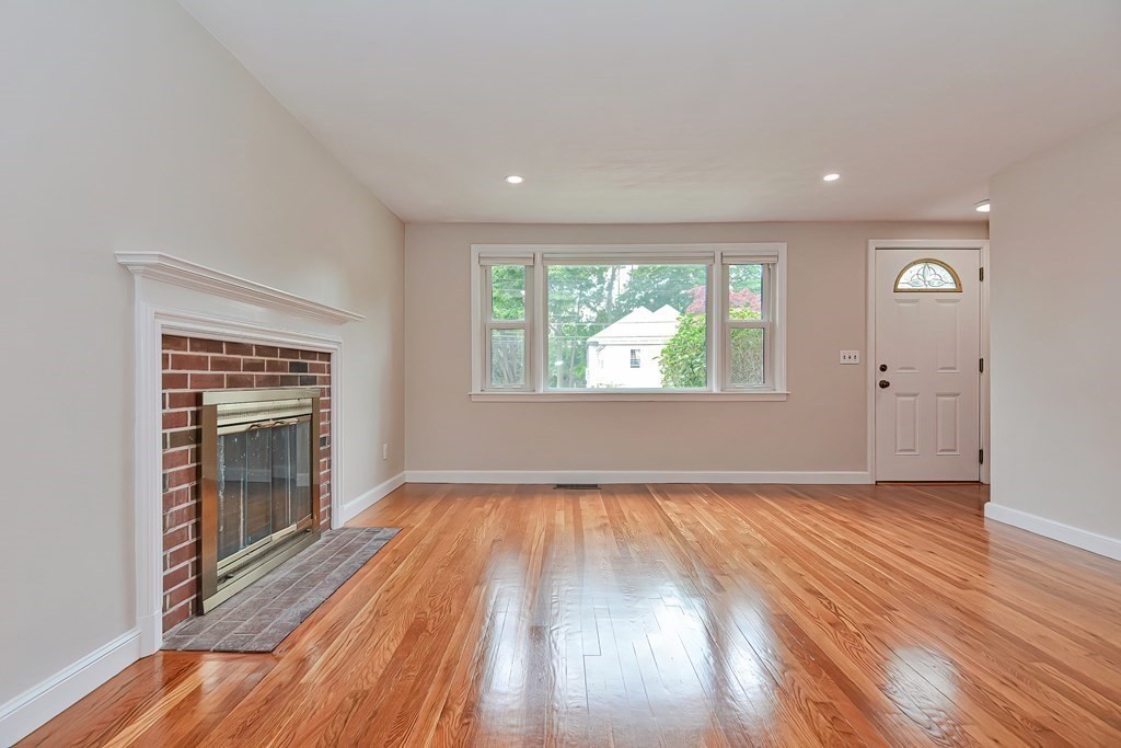4 Edgemont Ave Property Photo 7