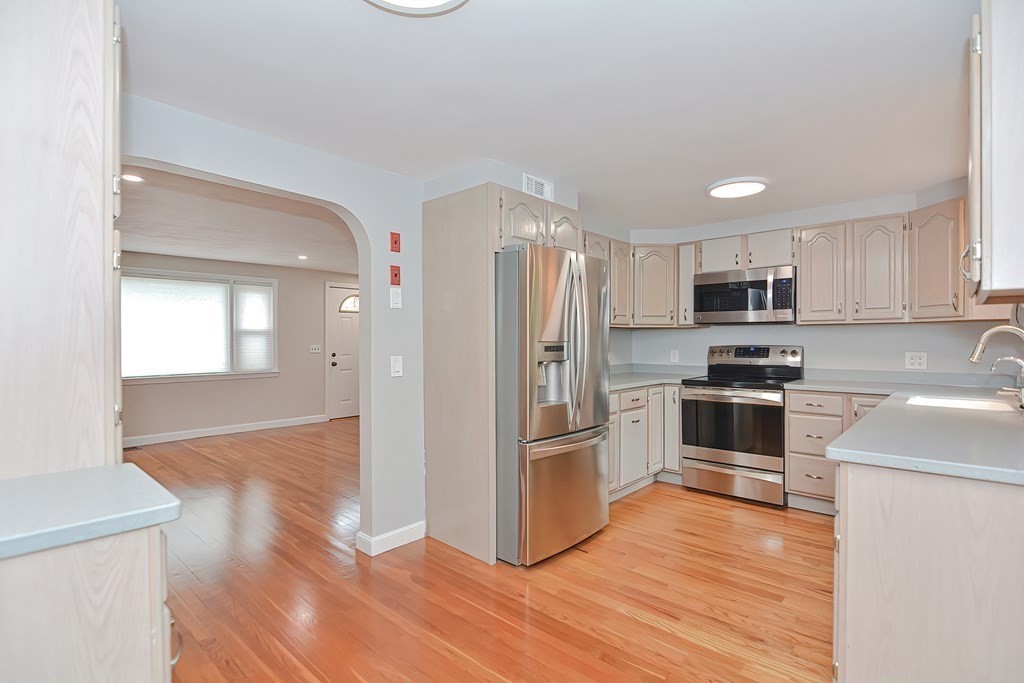 4 Edgemont Ave Property Photo 8