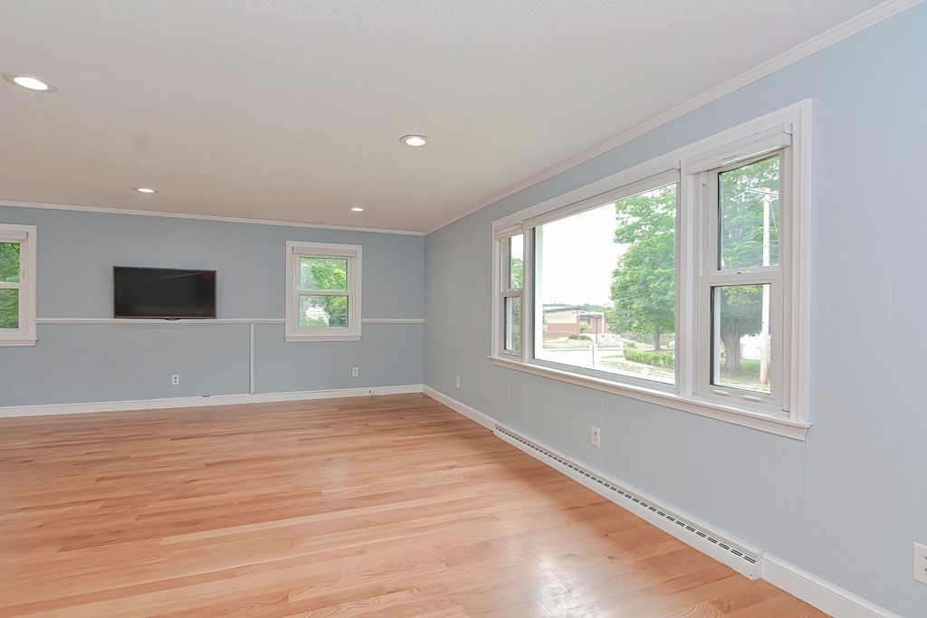 4 Edgemont Ave Property Photo 10