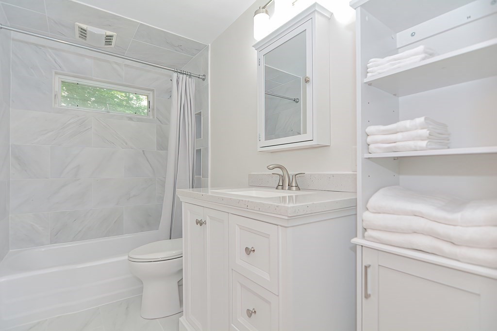 4 Edgemont Ave Property Photo 12
