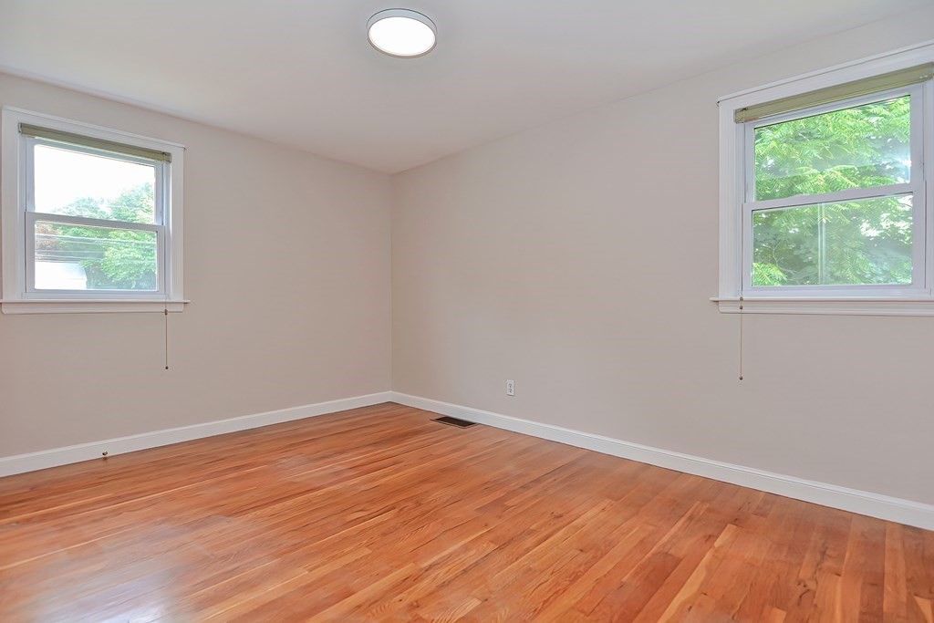 4 Edgemont Ave Property Photo 15