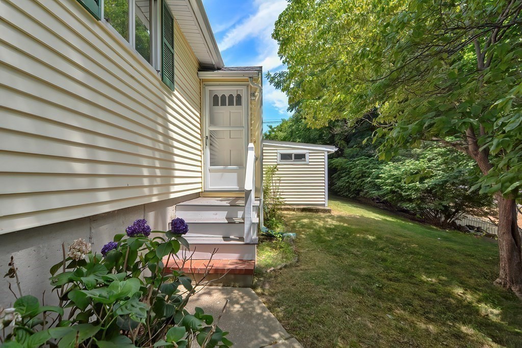 4 Edgemont Ave Property Photo 24