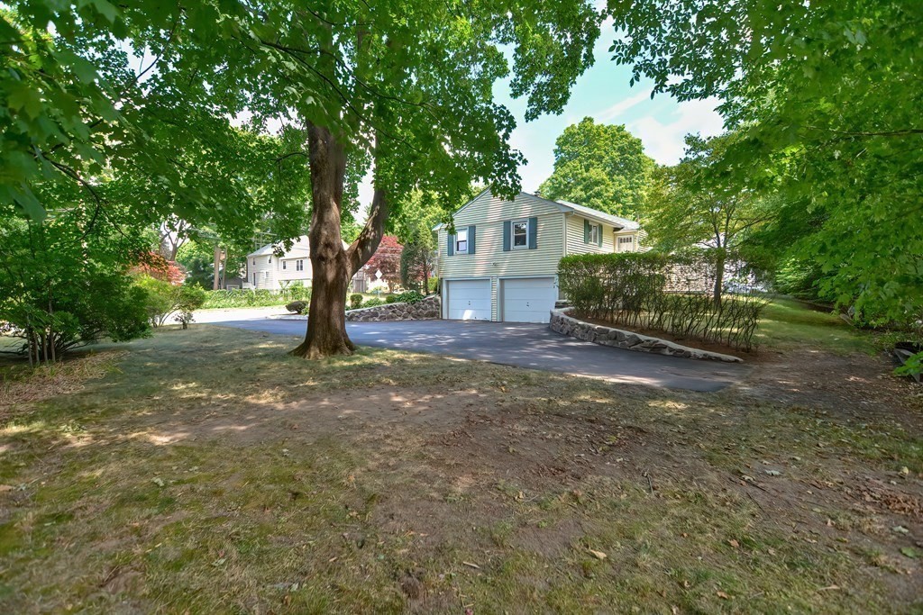 4 Edgemont Ave Property Photo 25