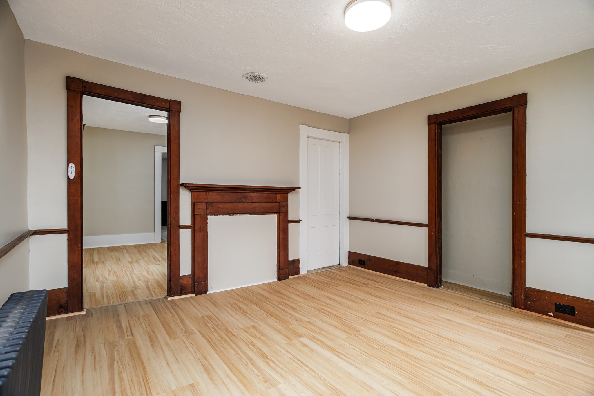 263 Front St. Property Photo 6