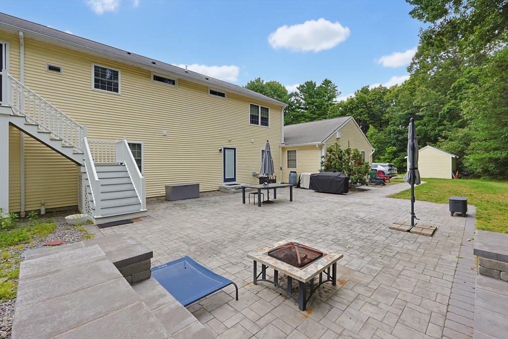 620 Washington St Property Photo 16