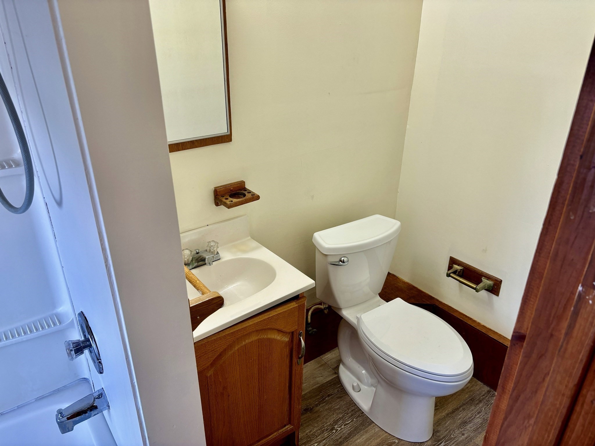 282 Sprague Property Photo 11