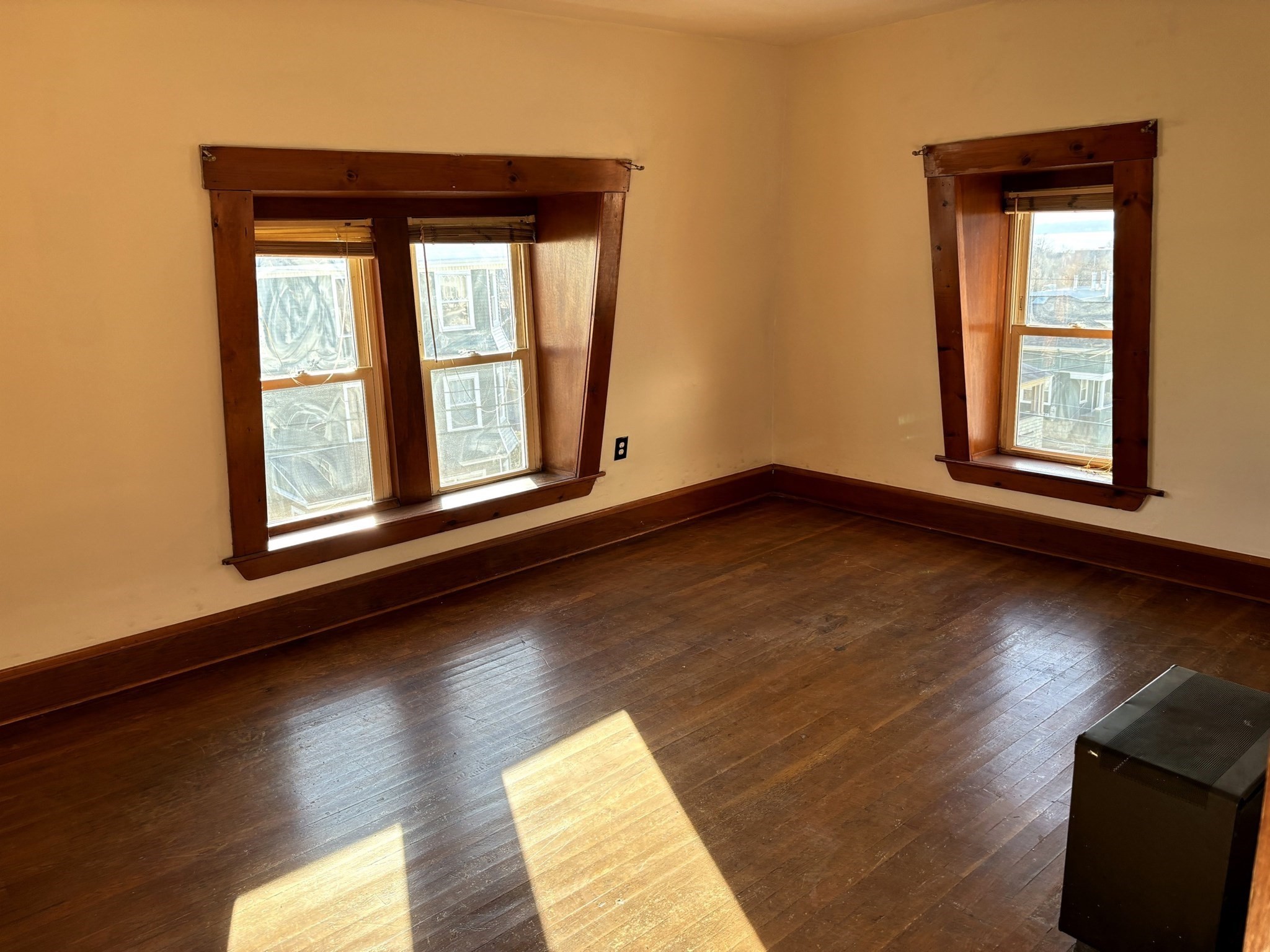 282 Sprague Property Photo 12