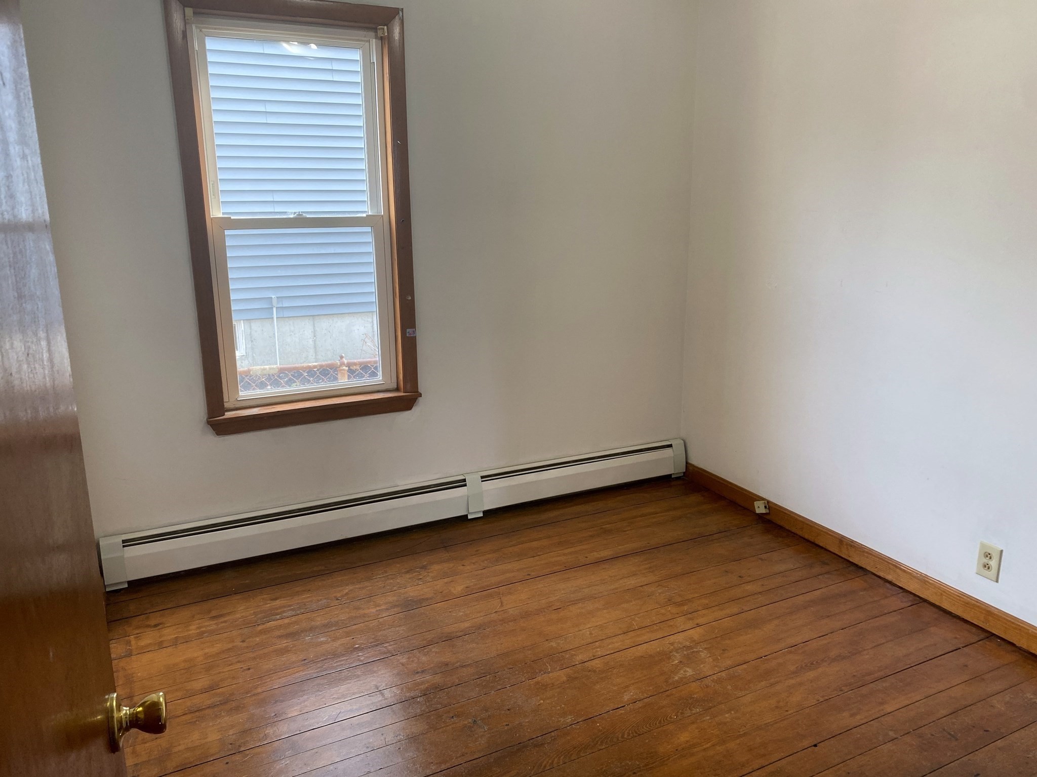 282 Sprague Property Photo 17