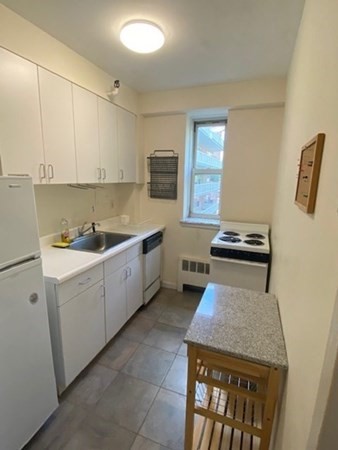 145 Pinckney Furnished # 416 Property Photo 3