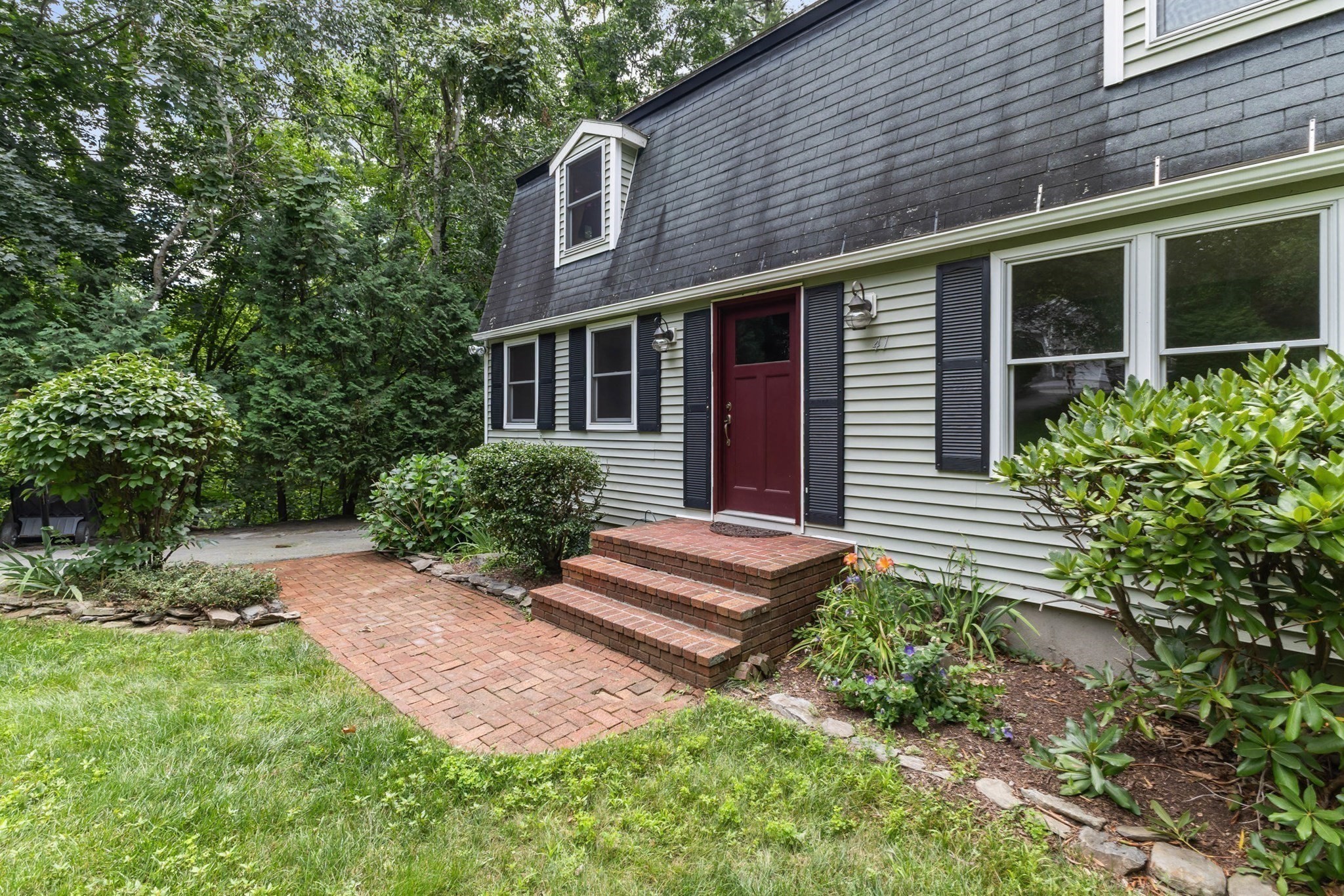 41 Drexel St Property Photo 32