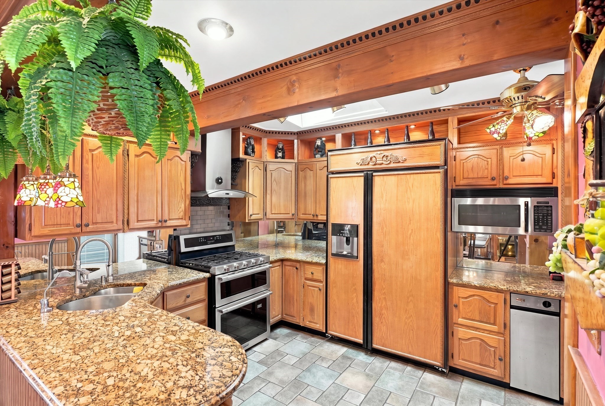 38 Eastman Ave Property Photo 1