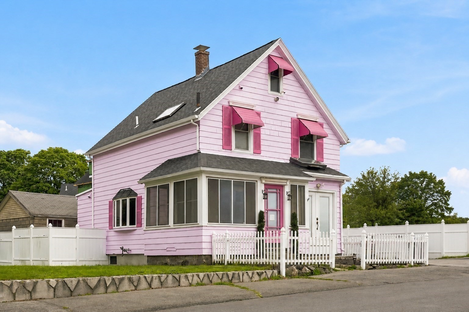 38 Eastman Ave Property Photo 2