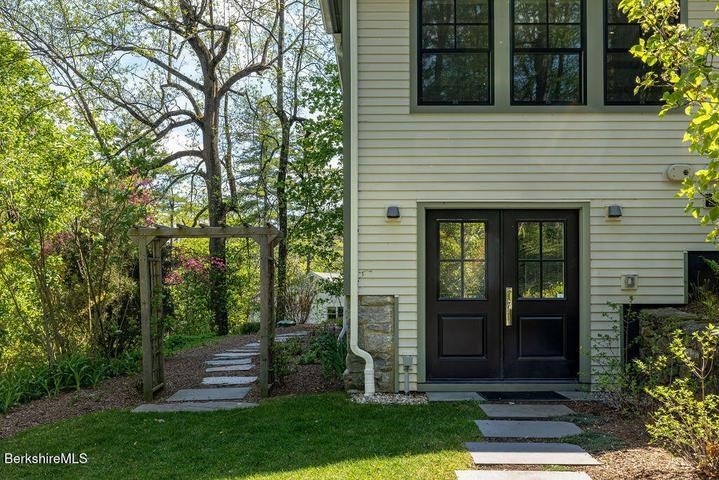 10 Berkshire Heights Property Photo 3