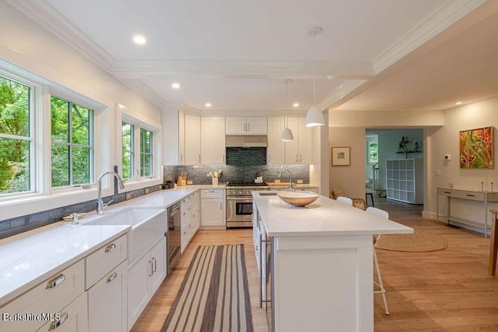 10 Berkshire Heights Property Photo 8
